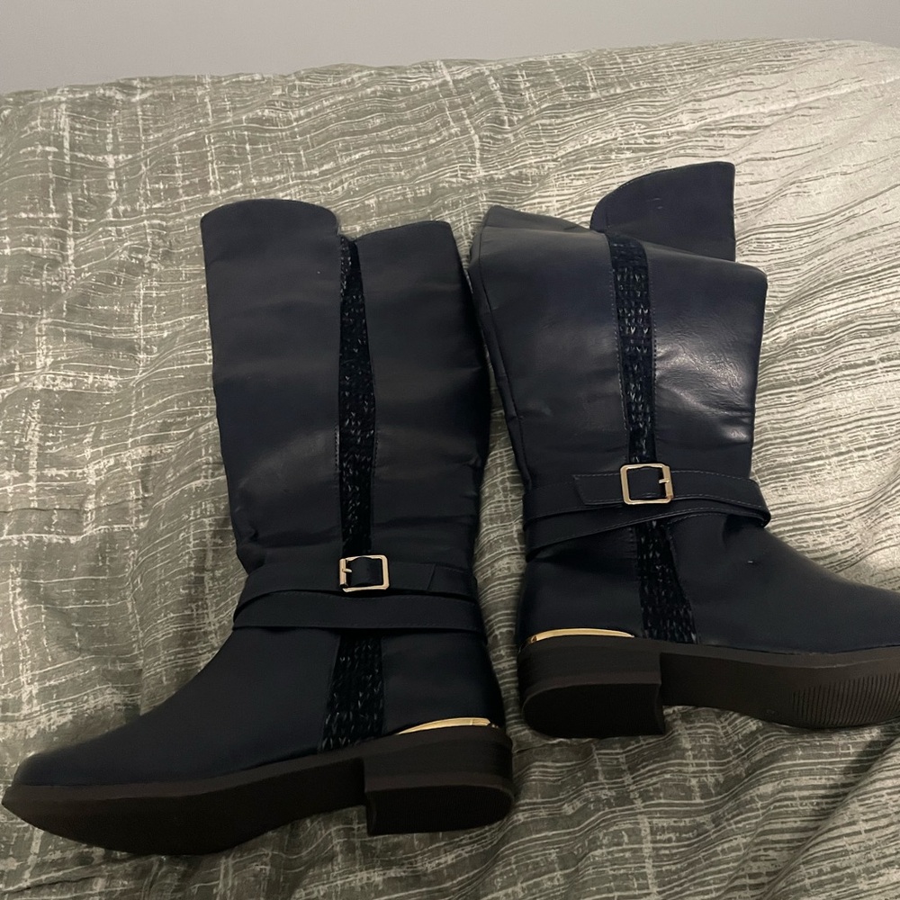 JustFab Navy and Black Winter Boots